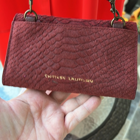 CHINESE LAUNDRY LEATHER CROSSBODY - Picture 4 of 8